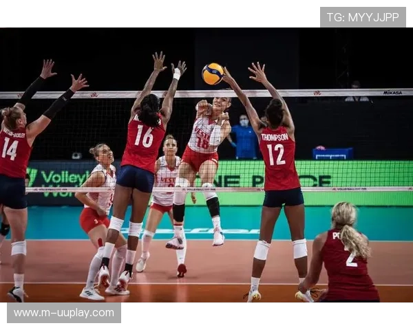 美国接应汤普森称AUPV经历让其重燃对排球热爱 美国接应汤普森称AUPV经历让其重燃对排球热爱